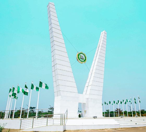 Mowe/Ofada spotlight